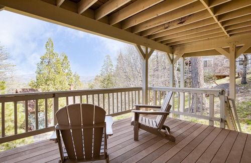 Lake Arrowhead Cottage | Pollock by Avantstay Stunning Views w/Movie Room, Hot Tub, Game Room & Large Balcony