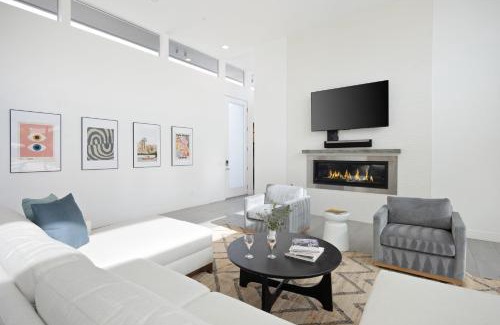 La Quinta House | Polo Villa 2 by AvantStay Entertainer's Backyard w Vball Court, Pool & Spa 260-314 6 Bedrooms