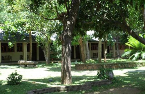 Polonnaruwa Hotel | Polonnaruwa Holidayinn