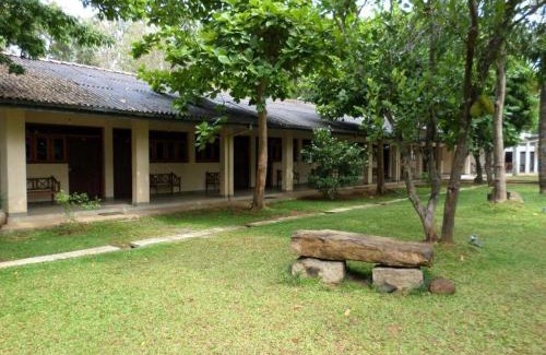 Polonnaruwa Hotel | Polonnaruwa Holidayinn