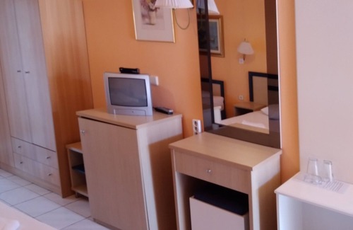 Polichrono Hotel | POLYCHRONO BEACH HOTEL