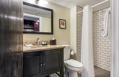 Wisconsin Dells Resort | Polynesian Hotel & Suites