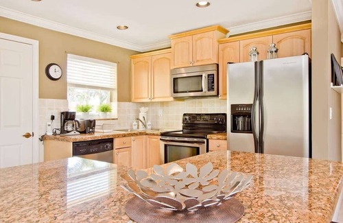 Garden Isles Villa | Pompano Beach Hacienda - 3 Bedroom Waterfront Villa with Private Pool