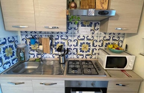 Pompei Bed & Breakfast | Pompei Window