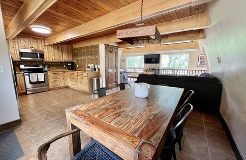 Salida House | Poncha Creek Mountain Lodge, near Monarch Mtn