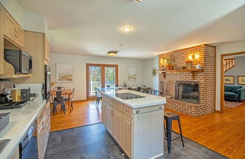 Elkton House | Pond Access, Game Room & Rec passes!