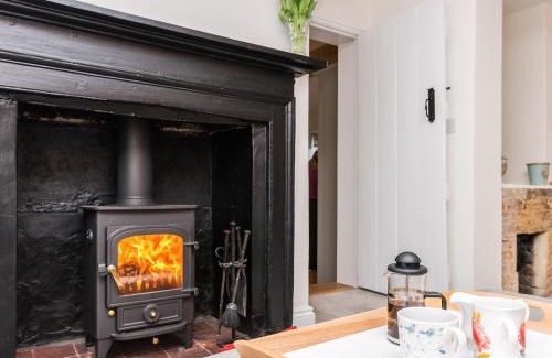 New Forest District House | Pond Cottage