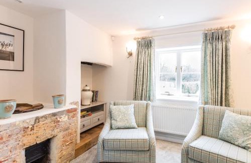 New Forest District House | Pond Cottage