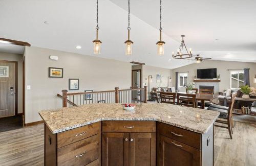 Colonial Pine Hills House | Ponderosa Mile