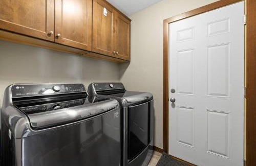 Colonial Pine Hills House | Ponderosa Mile