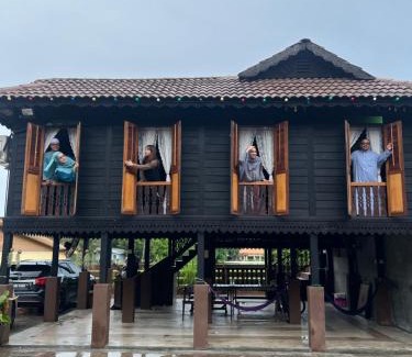 Kampung Kedawang House | Pondok Panglima Awang