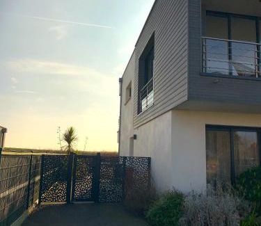 Saint-Come-de-Fresne Apartment | pontons view residence