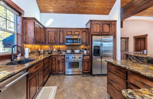 Three Rivers House | PONY47 - Stunning River Front Home, Community Pool