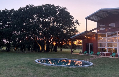Fredericksburg House | Pool! 8 bdrms/4.5 baths/2 living, close to town and wineries!