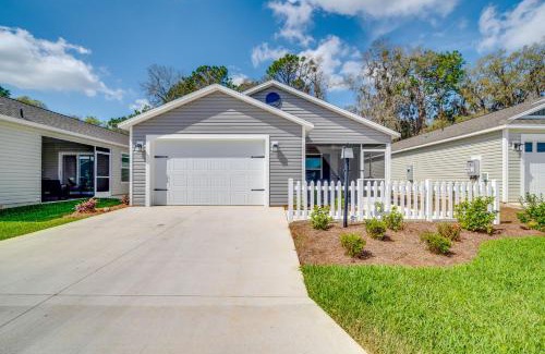 Wildwood House | Pool Access, Patio and Grill Sunny Florida Escape!