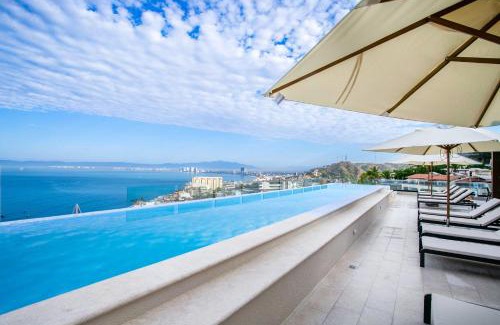 Amapas House | Pool, BBQ & Ocean View | Modern Amapas Condo