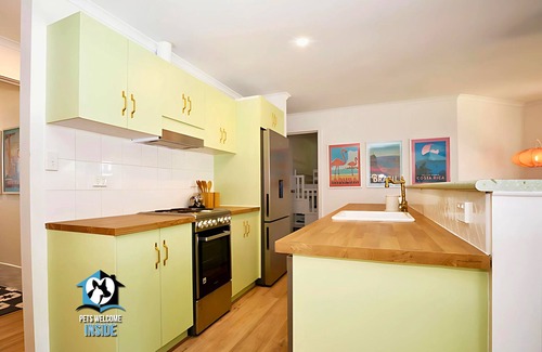 Goolwa Beach House | Pool & Beach Retreat. Relax & Unwind at Good Times