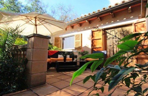 Es Palmer House | Pool finca Ines B with pool fence and WiFi