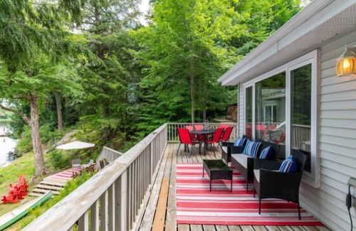 Muskoka Lakes Cottage | Pool|Firepit|Starlink: Waterfront Muskoka Cottage