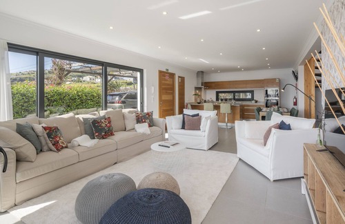 Estreito da Calheta Villa | Pool, garden and sea view - Villa Hibiscus
