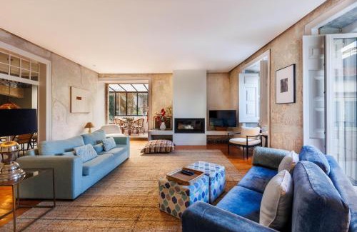 Misericordia Apartment | Pool & Garden Apt In the Heart of Lisbon
