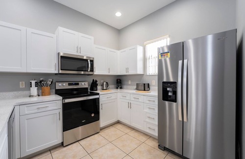 Lake Davenport Estates House | Pool Home in Gated Community Close to Walt Disney World