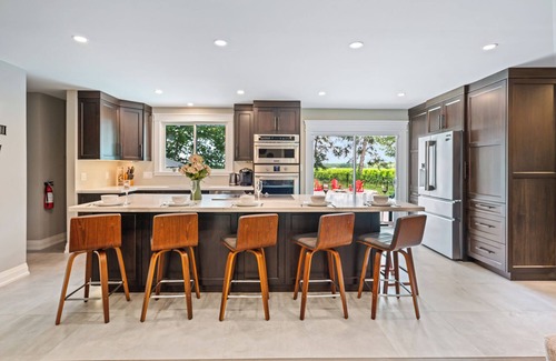 Niagara-on-the-Lake House | Pool Hot Tub Private Vineyard Oasis for 6 in NOTL