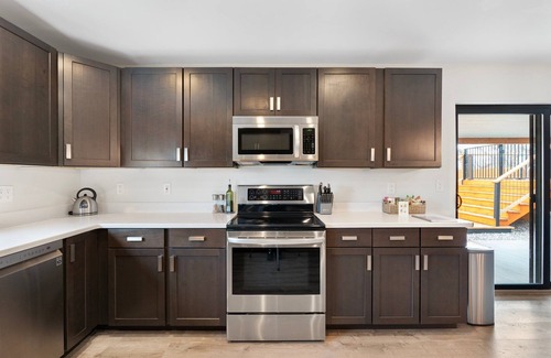 Cottonwood House | Pool/Hot Tub/Sauna/2 Game Rooms/2 Fire Pits/Mingus Mt. Views/Chef's kitchen