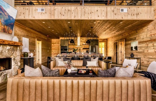 Pittman Center Cabin | POOL, Hot Tub, Theater, Game Room, Fire Pit - Sanctuary at Kettle Creek