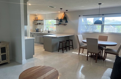 Seacoast Shores House | Pool house, close to the beach!