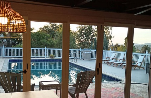 East Grove Cottage | Pool house - Close to San Diego Zoo Safari Park and Wineries.