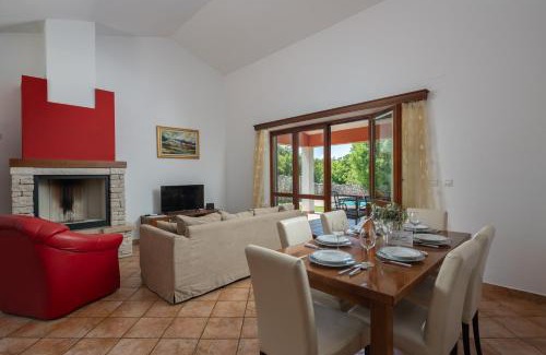 Trgetari Apartment | Pool House In Greenery - Happy Rentals