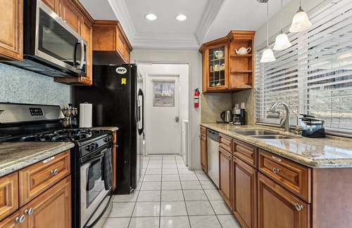 Fullerton House | Pool House Near Disney: Bounce House /Ping-Pong!