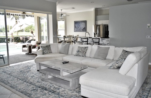 Sarasota House | Pool House on Golf Course