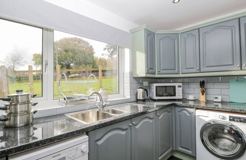 Whitebrook Cottage | POOL HOUSE, pet friendly, with a garden in Trellech