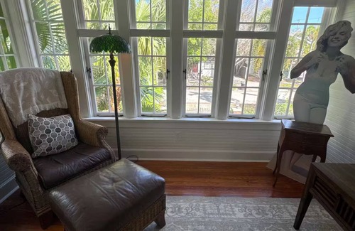 Historic Old Northeast House | Pool House - Rare Gem Downtown St. Pete Oasis