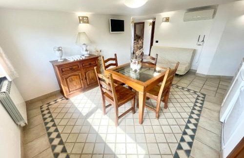 Montefiascone Villa | Pool, jacuzzi and events room - Charming villa in Umbria - sleeps 24 - lake view