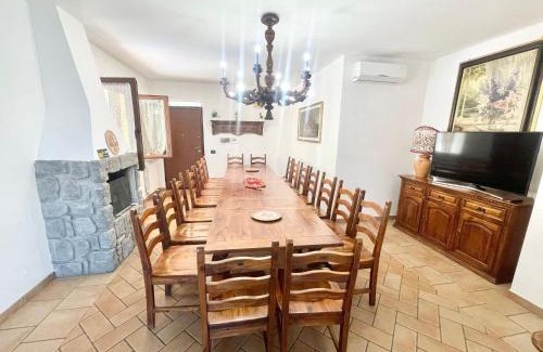Montefiascone Villa | Pool, jacuzzi and events room - Charming villa in Umbria - sleeps 24 - lake view