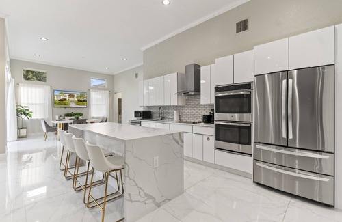 Coral Springs House | Pool & Jacuzzi! Managed by BNR Vacation Rentals