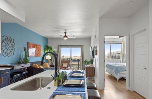 Desert View Village Apartment | Pool-Mayo Hospital-Parking-Golf&King Bed S431