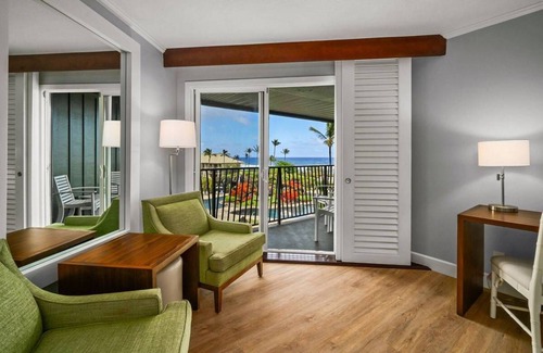 Hanamaulu Resort | Pool Ocean View. 4 Star Beachfront Resort. Lanai.AC.Restaurant.Pool. Gym.Spa.