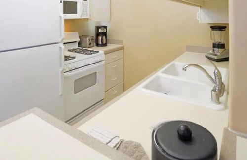 Canyon Corridor Condo | POOL PARADISE at Palm Canyon! 2BR/1BA w/Kitchen & Pool Bar!