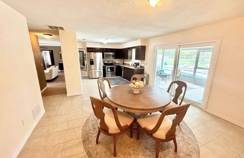 Holly Hill House | Pool Party in Daytona! Sleeps 8