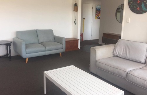 Tauranga House | Pool, sky tv, darts. A great place for families! Not a party house…