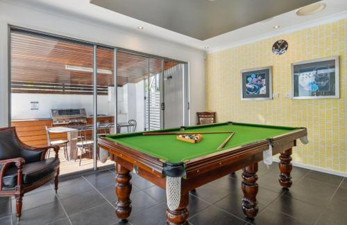 Calamvale House | Pool Table and Resort Pool 4BR Holiday Paradise