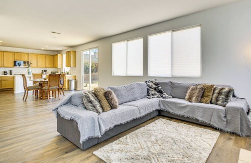 Victorville House | Pool Table & Charcoal Grill: Home in Victorville!