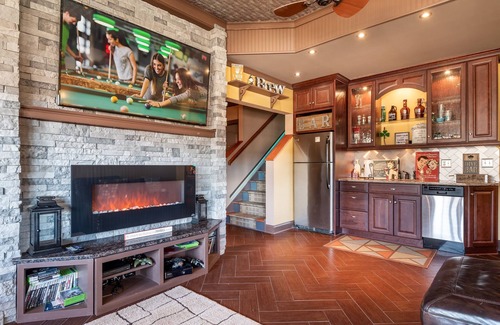 Sherrills Ford House | Pool Table, Massive Balcony, Firepit, & Spacious!