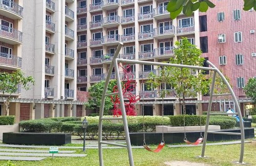 Paranaque Apartment | Pool View BP1043