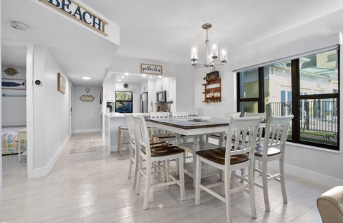 Hutchinson Island South Condo | Pool view first floor Corner unit