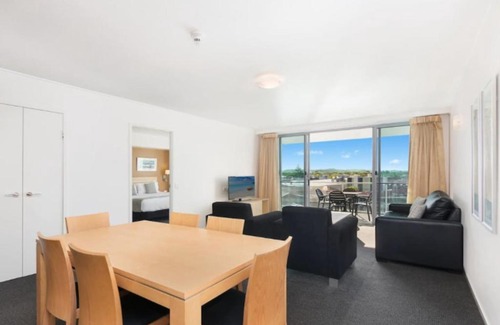 Ballina Apartment | Pool View Retreat